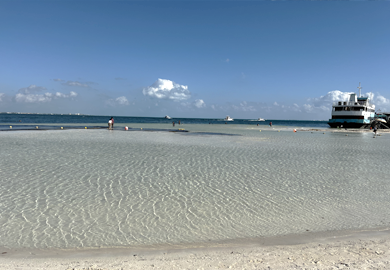 Playa Langosta Cancún - Vacaciones Cancún - Playa Cristalina